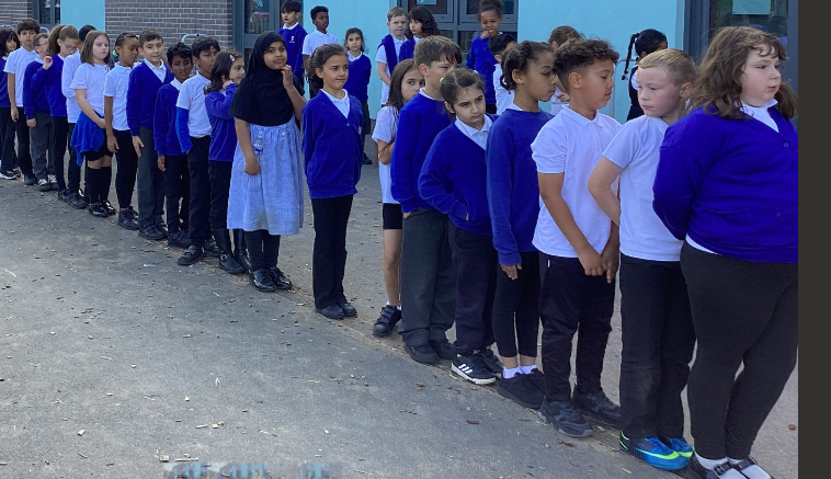 MinervaCLF's tweet photo. Year 4 practiced their lining up routines in our global citizens time. They used their learning powers of the bee (learner relations) and the starling (resilience) #cabotfederation https://t.co/F5OfHP9pf2