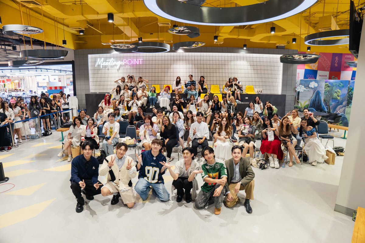 PrimeTimeTH's tweet photo. เก็บตกภาพงาน Mini Album ‘TIME TO LOVE’ Fansign 🧭 

ขอบคุณทุกคนนะครับ หวังว่านะมีกำลังใจกลับไปกันนะครับ 💞 

#PRIMETIMEth 
#PRIMETIME_TimeToLove_Fansign https://t.co/Pv8muCeFUt