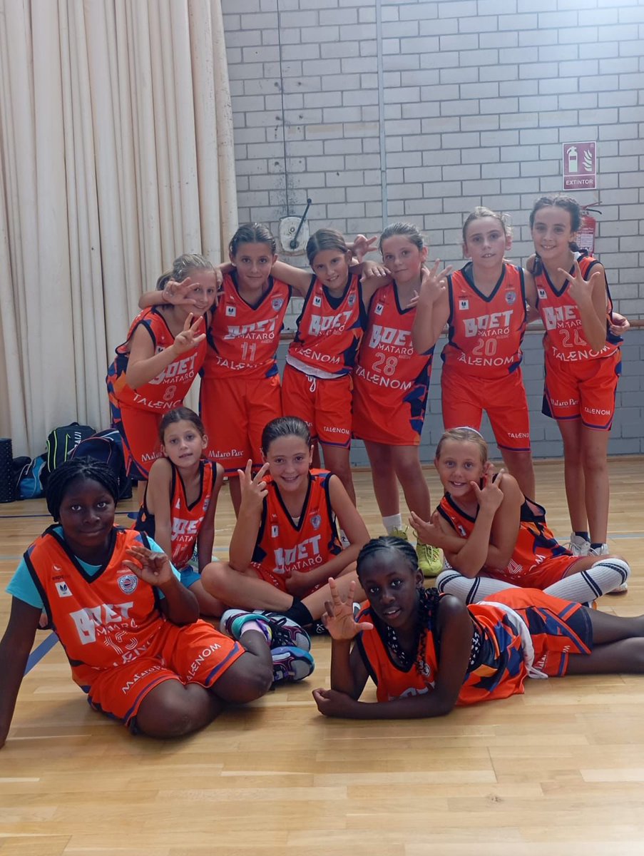 cbboetmaresme's tweet photo. 🏆Campiones del Torneig de Lloret! 🏆 

🏀4 de 4 partits guanyats per les nostres guerreres del Mini Femení 2014. 

Grans sensacions per començar la temporada amb força. 

Seguim creixent 🧡💙 https://t.co/5yR337h7tk