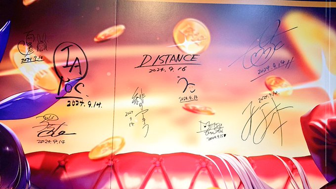 【イベントレポート🐰】

『COMIC E×E』50号突破記念イラスト展示イベント『Love it!!』にまたまた公式X担当が行きました💪
最終日でも大勢の方にいらしていただております😭🙏
エントランスのパネルも遊びに来てくれた作家さんでいっぱいに💓

最終日は18時まで‼️最後までお楽しみください🥺💕 