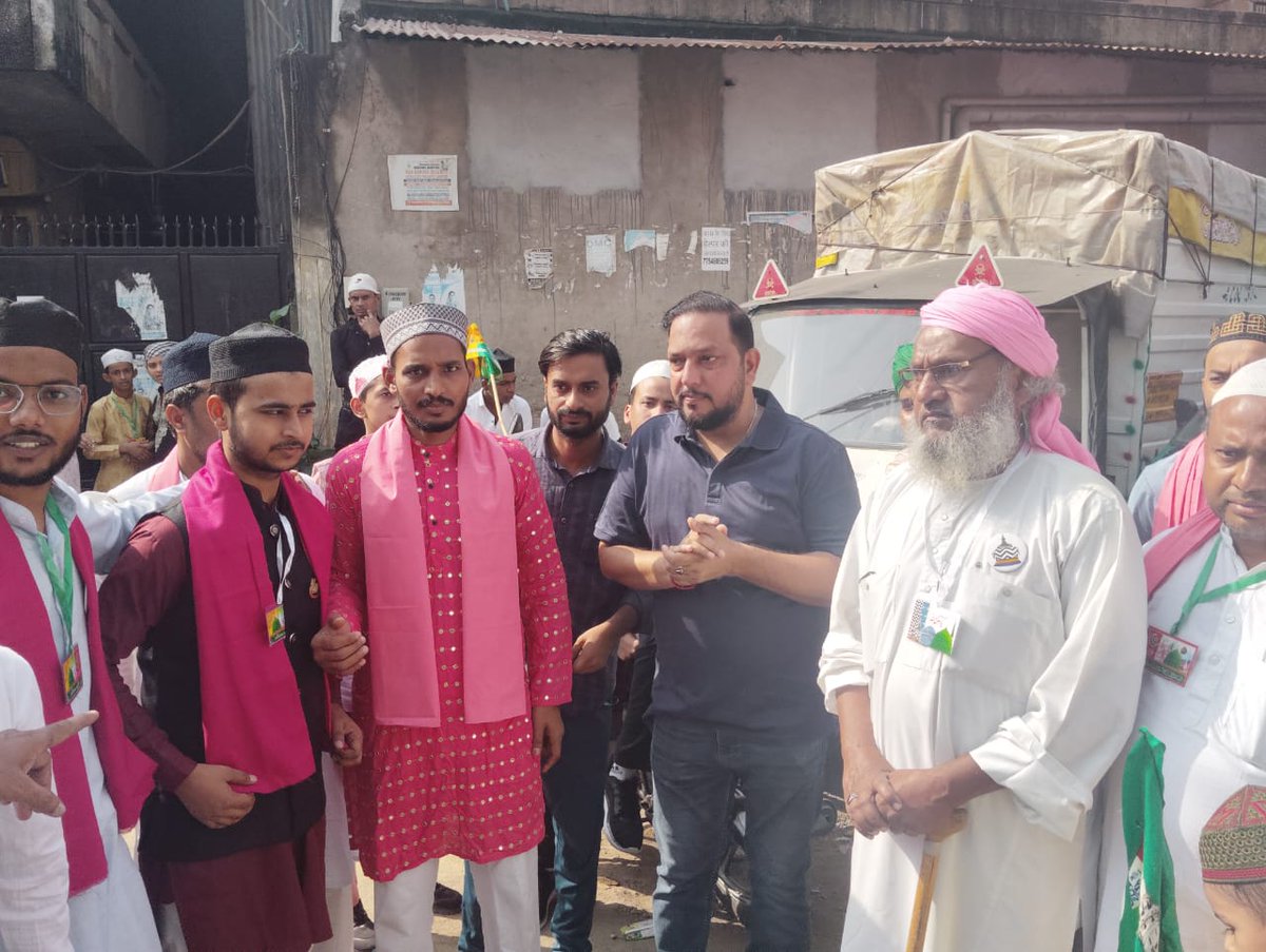 Aapdryuvraj's tweet image. इंसान का इंसान से हो भाईचारा
यही पैगाम हमारा ❤️

आज #ईद मिलाद उन नबी के मौके पर अपनी रोहिणी विधानसभा के राजापुर गांव की मस्जिद पर लोगों के बीच शामिल हुआ,सभी लोगों ने हो सम्मान दिया उसके लिए बहुत बहुत धन्यवाद