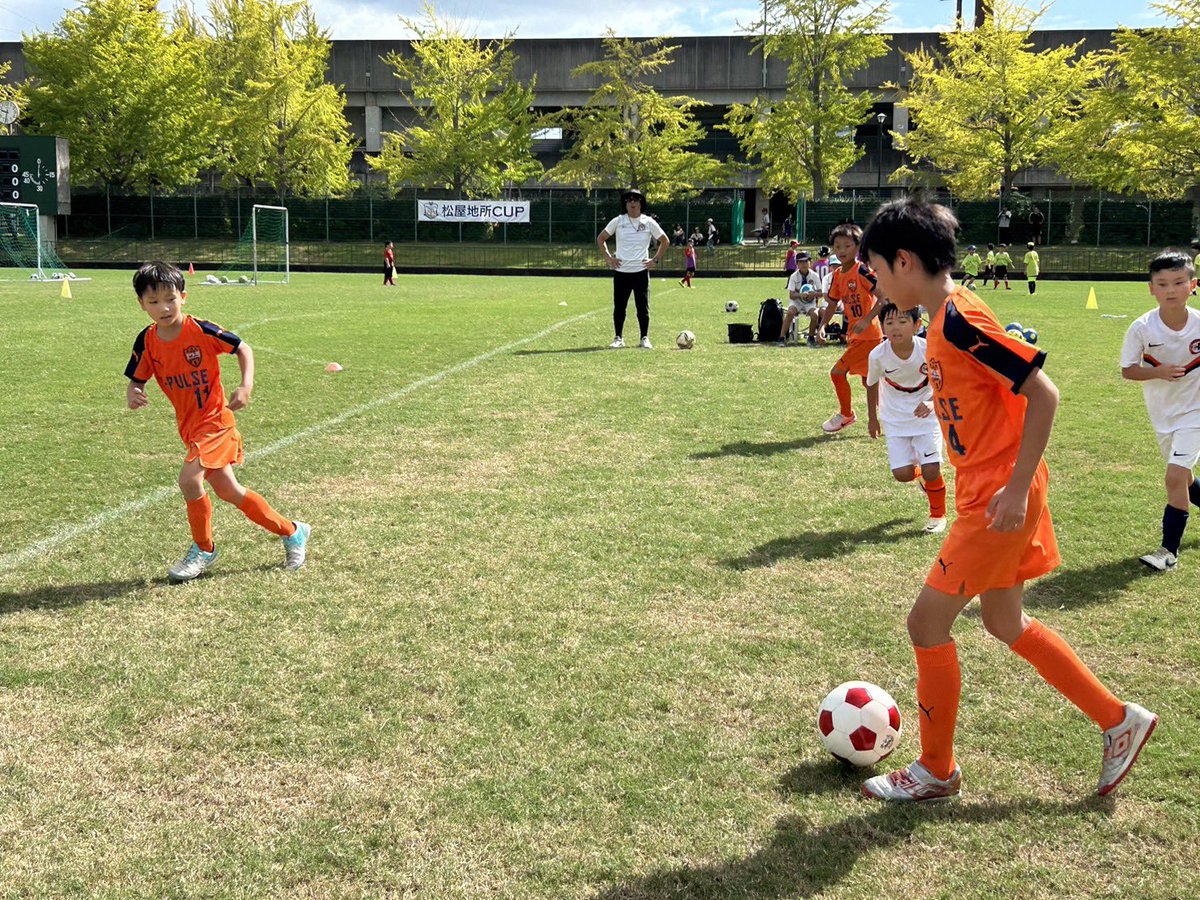 spulse_school's tweet photo. 【静岡エリア】
本日、「U8松屋地所CUP ヤングシャチサッカー大会」に参加しました‼️

猛暑の中、声を掛け合いながら勝利のために一人ひとりがハードワーク！❤️‍🔥

予選・決勝リーグともに全勝し、
結果はエスパルスが優勝しました！🏆

日々の積み重ねの成果👍

#spulse
#エスパルスサッカースクール https://t.co/JyfyFdvglo