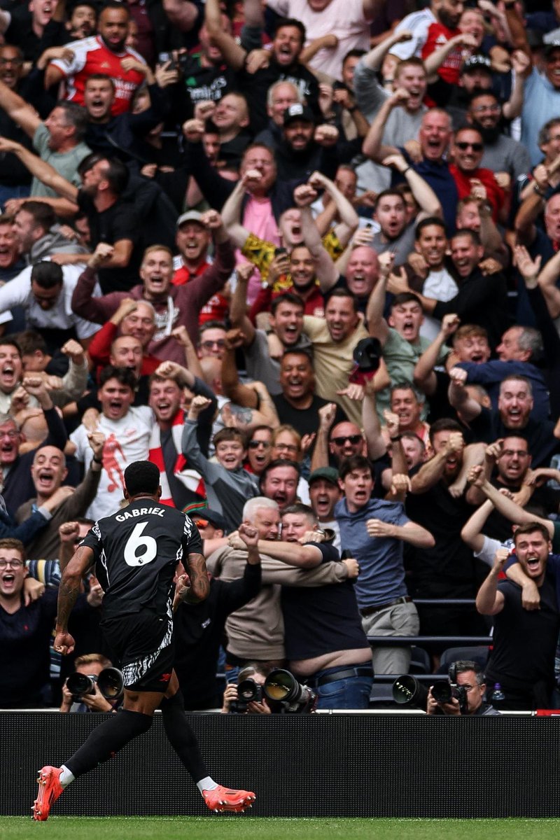 _DjBumpy's tweet image. Our Number 6 🔴⚪️ #Gabriel  @Arsenal @AFTVMedia @ArsenalTSN @Arsenalnewschan @Arsenal_Posters