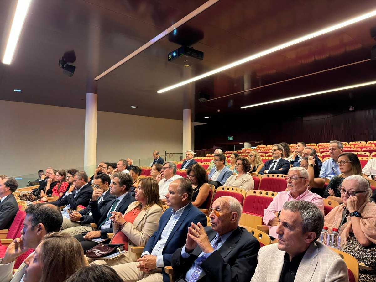 coaatja's tweet photo. Gracias al #CGATEsp y a los compañeros de #Córdoba por la acogida en los premios a las mejores actuaciones de arquitectura técnica en las Ciudades Patrimonio de la Humanidad. ¡Felicidades a los ganadores en especial a nuestro compañero de #Coaatja Andrés Carlos Olivares Narváez. https://t.co/7hYA25R0EZ