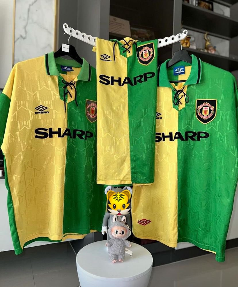 Rarefind4you's tweet photo. ALL RETROS AND NEW JERSEYS AVAILABLE 

TAKE YOUR PICK. 

LUXURY ONLY https://t.co/0dLRse9LCU