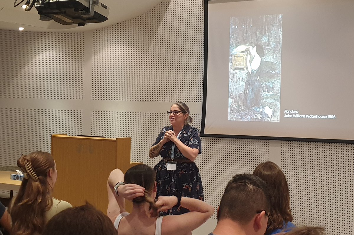HydraSchool's tweet image. Opening Pandora’s box?
Anna Couturier from eurogct.org leads a fascinating and somewhat terrifying discussion about digital health: the challenge of misinformation in the age of ChatGPT and Doctor Google