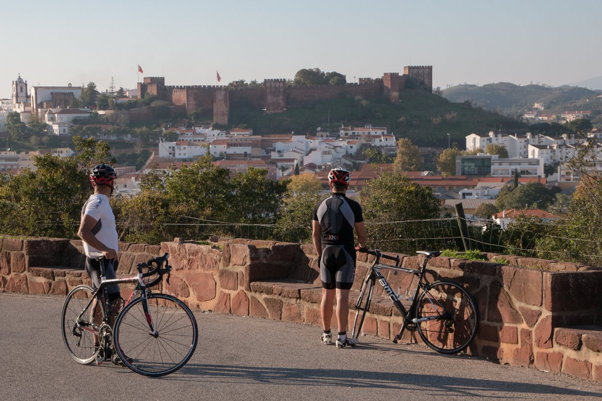 visitportugal's tweet photo. Its towers and ramparts built on a hill of the #Serra de #Monchique are excellent viewpoints over the orange groves surrounding the #Arade #River. It is the #Algarve in all its splendor!
#visitportugal #portugal #History #Culture https://t.co/gDZIggSpIG