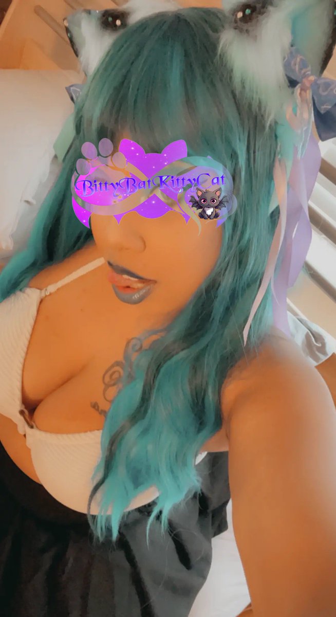 bittybatkitycat's tweet photo. yeah.....with the blue ears and this hair OMG!!!!!😍🥰🫦🔥🔥🔥💙🩶💙🩶
#gamerslife #gamer #CatEars #Halloween #Halloween2024 #nekogirl #Cat #catgirl #Neko #bdsmِ https://t.co/0791sdSOBG