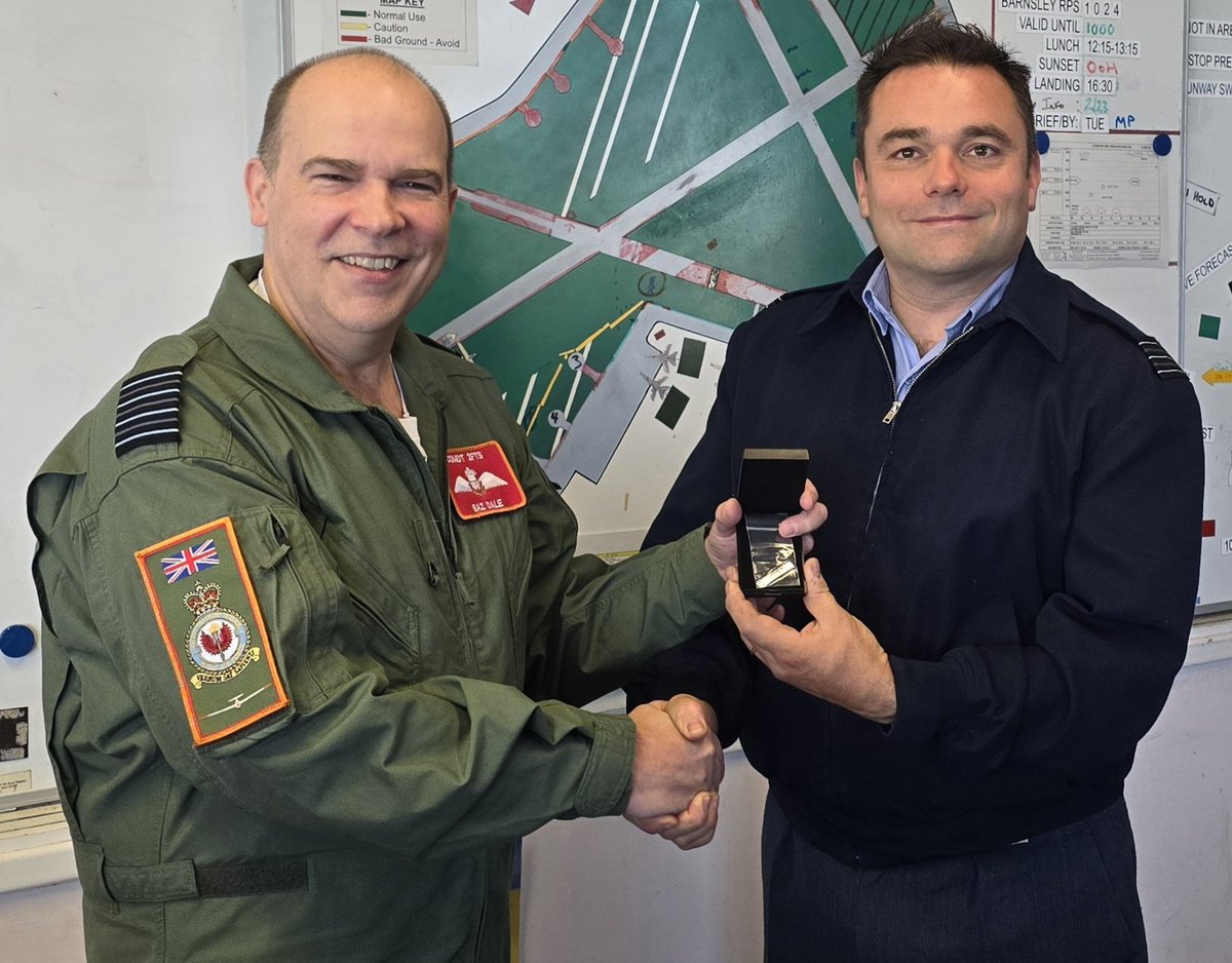 It was a pleasure to present Wg Cdr Sam Bennett (OC Eng Wg, Chief Air Engineer to the DDH, and MilCAM for 2 FTS) with a clasp to his Long Service &amp; Good Conduct Medal, this morning.
Many congratulations, Sam! Thank you for your service.