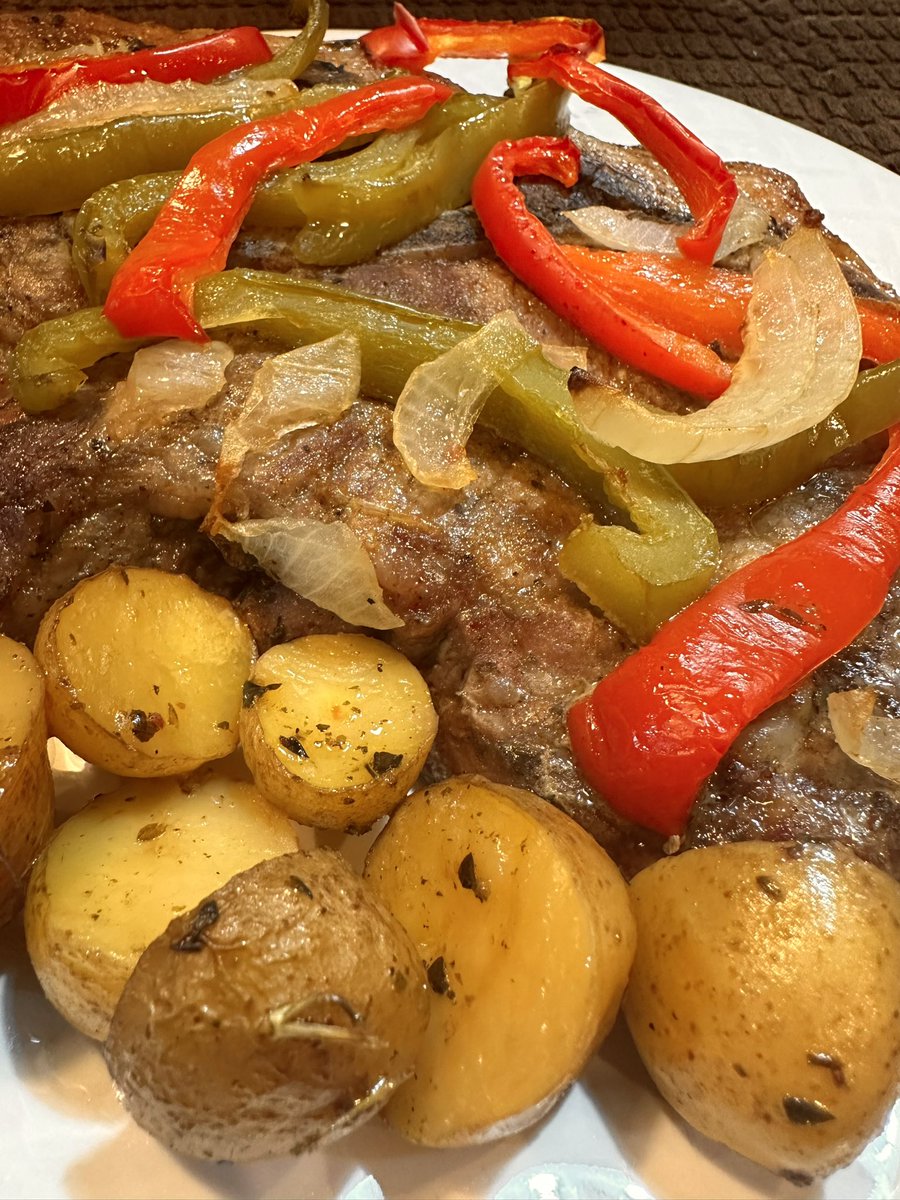 kiarasimi's tweet image. end result !!! and i have 2 say it came out better than i thought and I’ll probably keep on making it 👩🏾‍🍳 #mastered