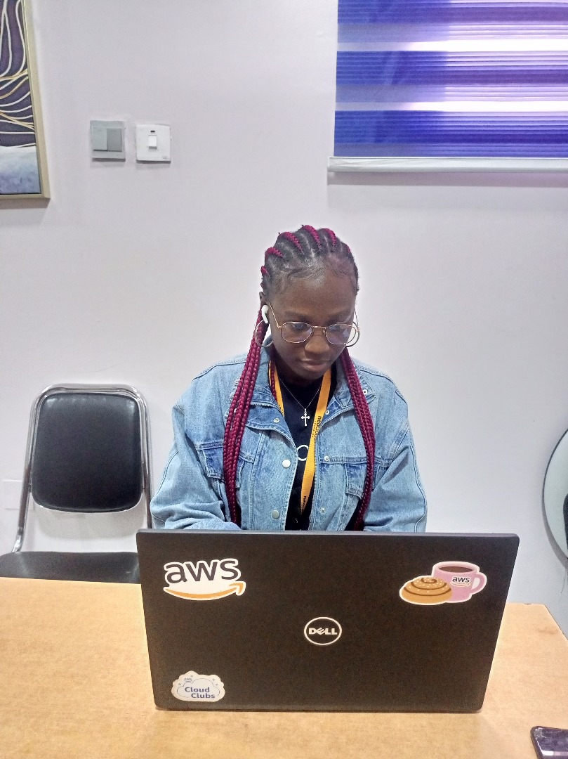 Anne Usang tweet media