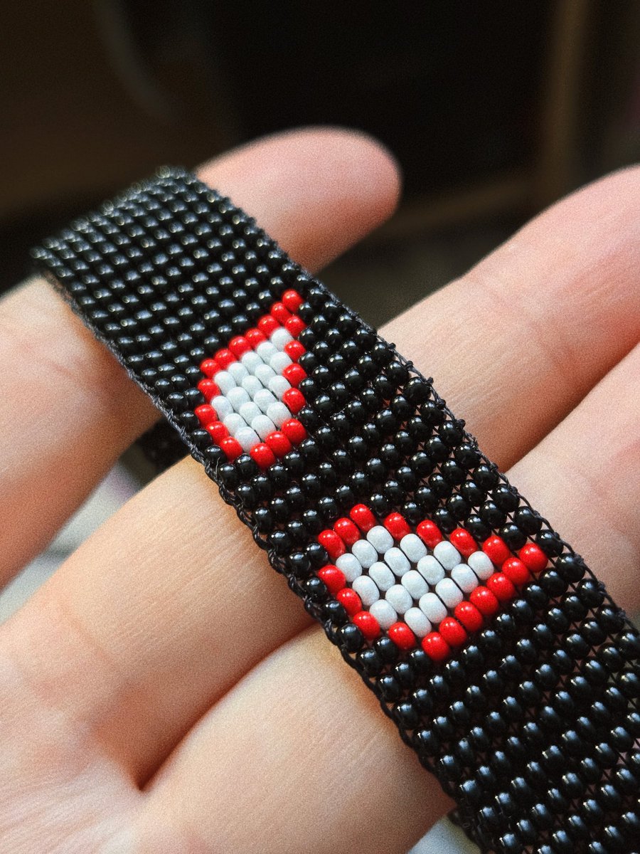 работа помогает мне забыться и уйти в свой мир