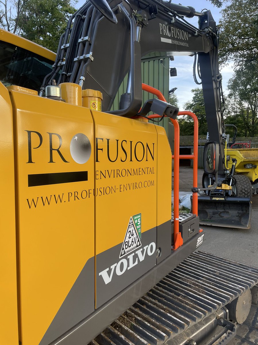 RMS-Greens (@rmsgc_course) on Twitter photo Here comes <a href="/BlinderBunker/">Profusion & Blinder</a>! - unloading & getting ready to punch today in the face! On-site for the next 10wks to service, repair & refurbish the <a href="/RoyalMSGC/">Royal Mid-Surrey GC</a> JHTaylor course bunkers. Holes 1-11 this year, then we re-run the fun at 12-18 in ‘25. What a Monday! Here comes <a href="/BlinderBunker/">Profusion & Blinder</a>! - unloading & getting ready to punch today in the face! On-site for the next 10wks to service, repair & refurbish the <a href="/RoyalMSGC/">Royal Mid-Surrey GC</a> JHTaylor course bunkers. Holes 1-11 this year, then we re-run the fun at 12-18 in ‘25. What a Monday!
