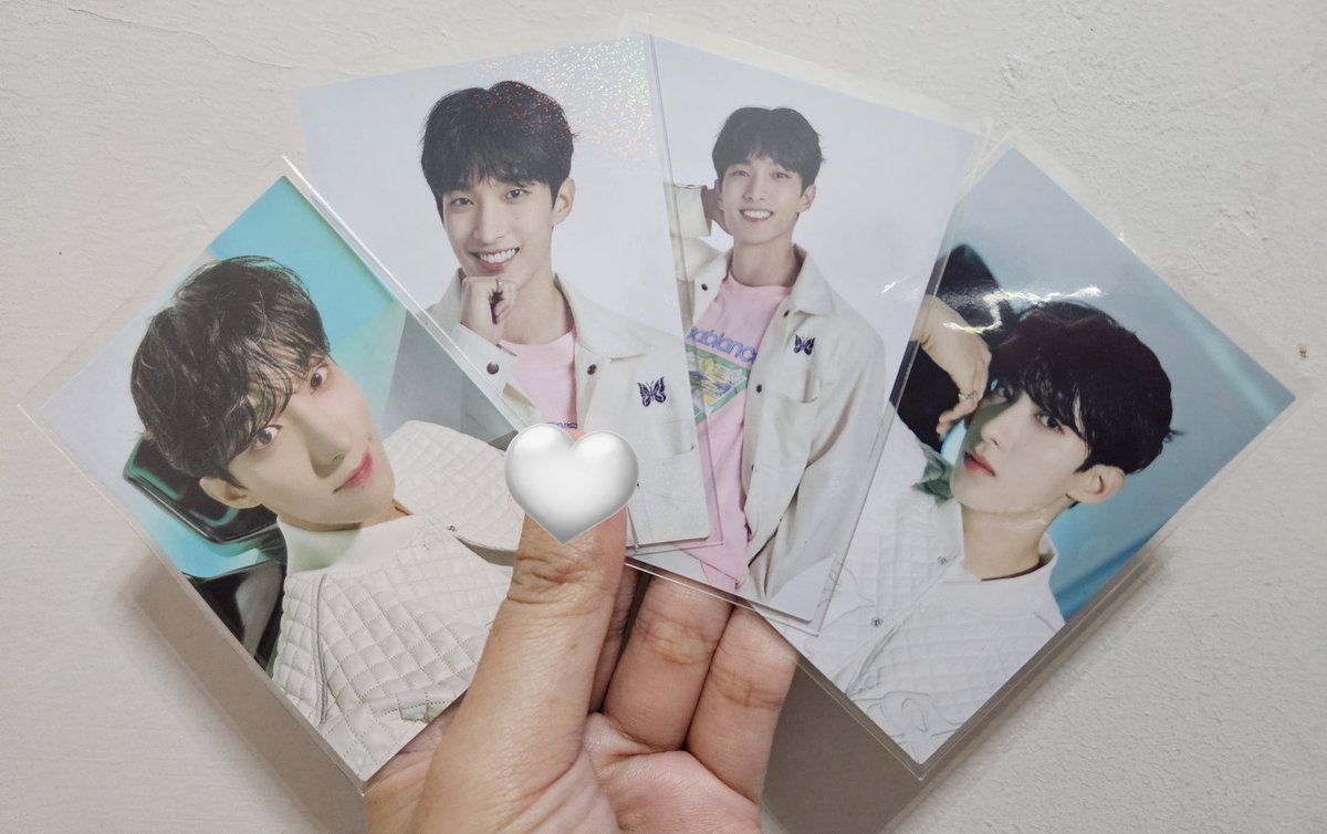 TheeDaisyDjarin's tweet photo. 100 days til Christmas pero dami na agad biyaya! Thank you @shujiseok_ for always making me smile 🤍🤍🤍#nan4proofs https://t.co/qPShRuCBj1
