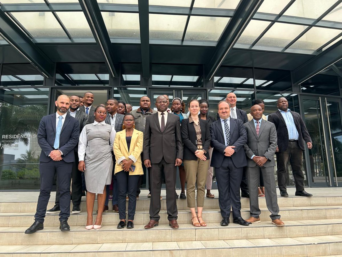 Ouverture ce matin d'une semaine de formation sur la cybercriminalité, animée par les experts de la <a href="/PoliceNationale/">Police nationale</a> 🇫🇷et organisée par <a href="/UNODCMozambique/">UNODC Mozambique</a> , au bénéfice des enquêteurs de la police judiciaire 🇲🇿 .