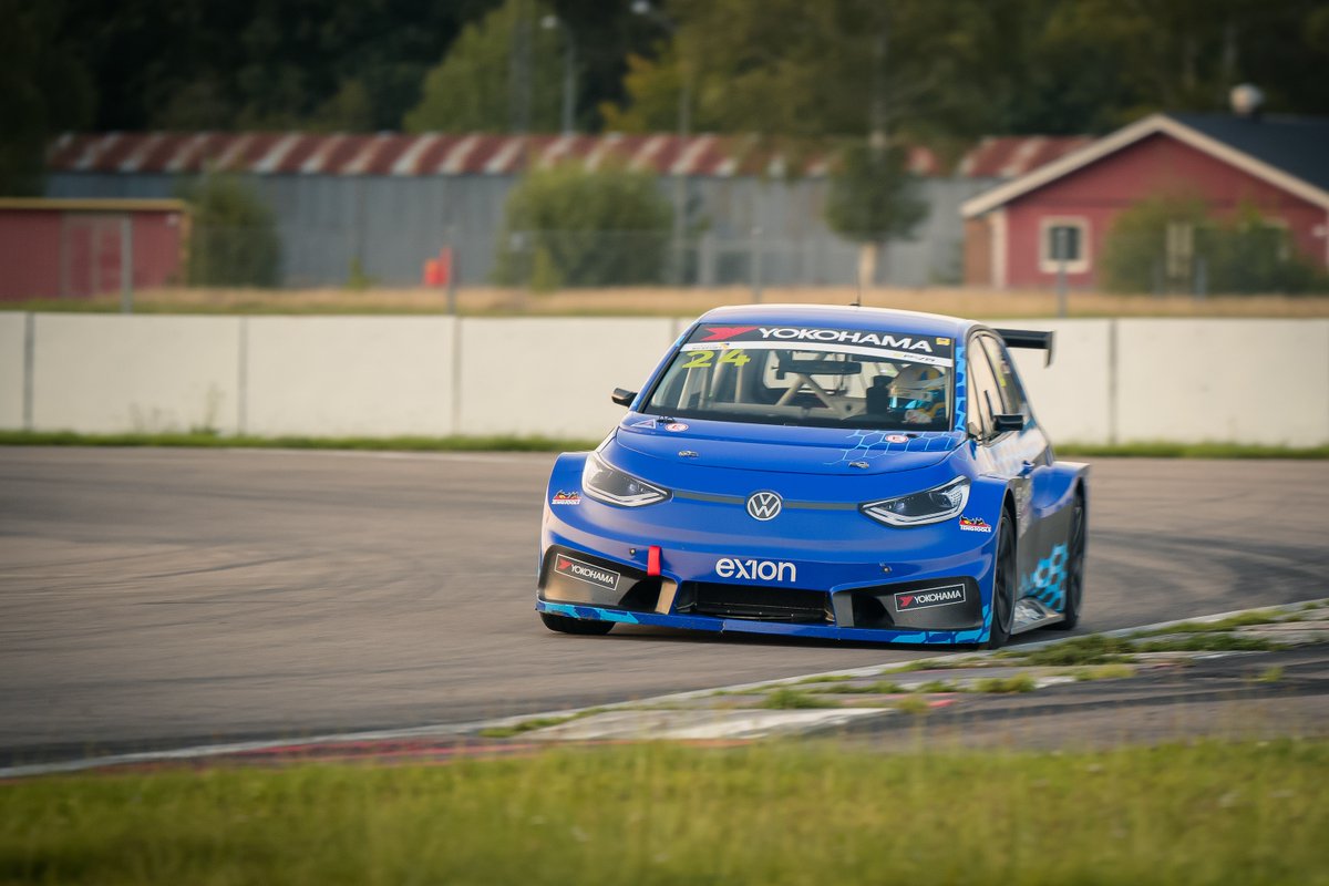 Hampus Ericsson, brother to #Indy500 winner Marcus, and Porsche Sprint Challenge champion Theo Jernberg tested #STCC cars for Exion Racing at Ljungbyhed. ⚡️ Read more 👉 bit.ly/3zkToa8