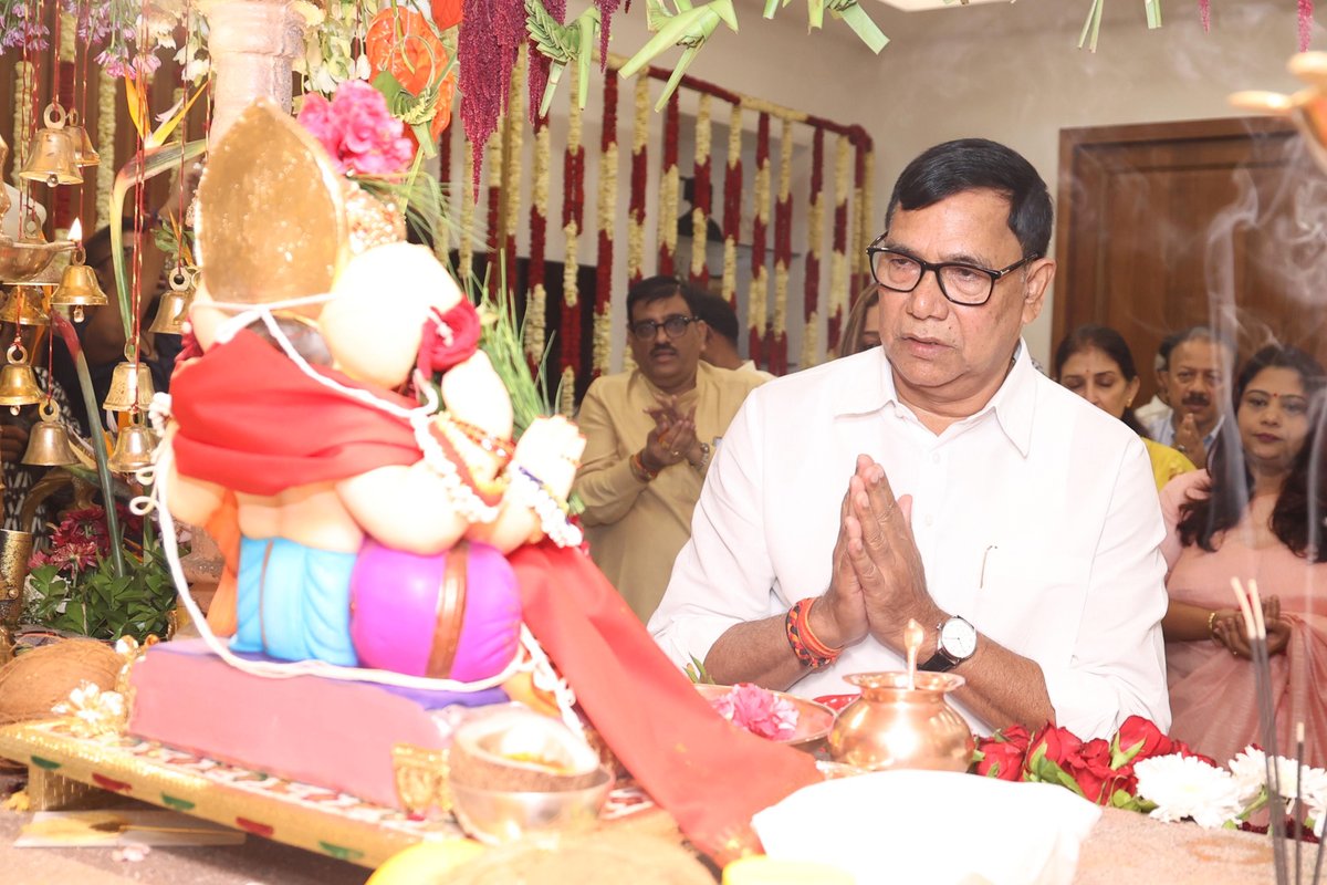 Devendra Fadnavis tweet media