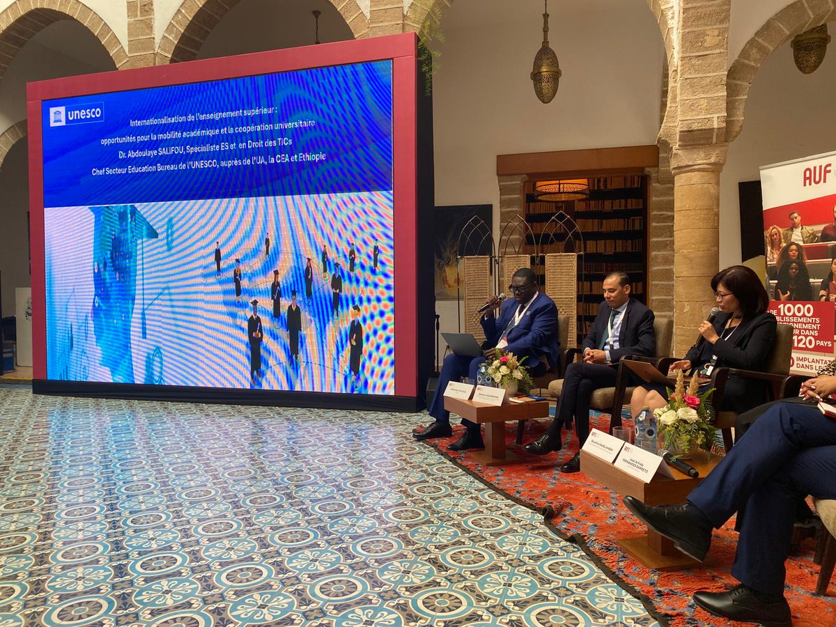 🇲🇦 Le CA de l'<a href="/AIFS_AUF/">AIFS</a> était suivi d'un colloque international. 1ère table-ronde sur la mobilité des étudiants et des chercheurs pour le rayonnement de la francophonie scientifique avec Abdoulaye Salifou <a href="/UNESCO/">UNESCO 🏛️ #Education #Sciences #Culture 🇺🇳</a>, <a href="/UM6P_officiel/">UM6P - University Mohammed VI Polytechnic</a>, l'Université du 🇨🇻 et l'ENCG de Meknès