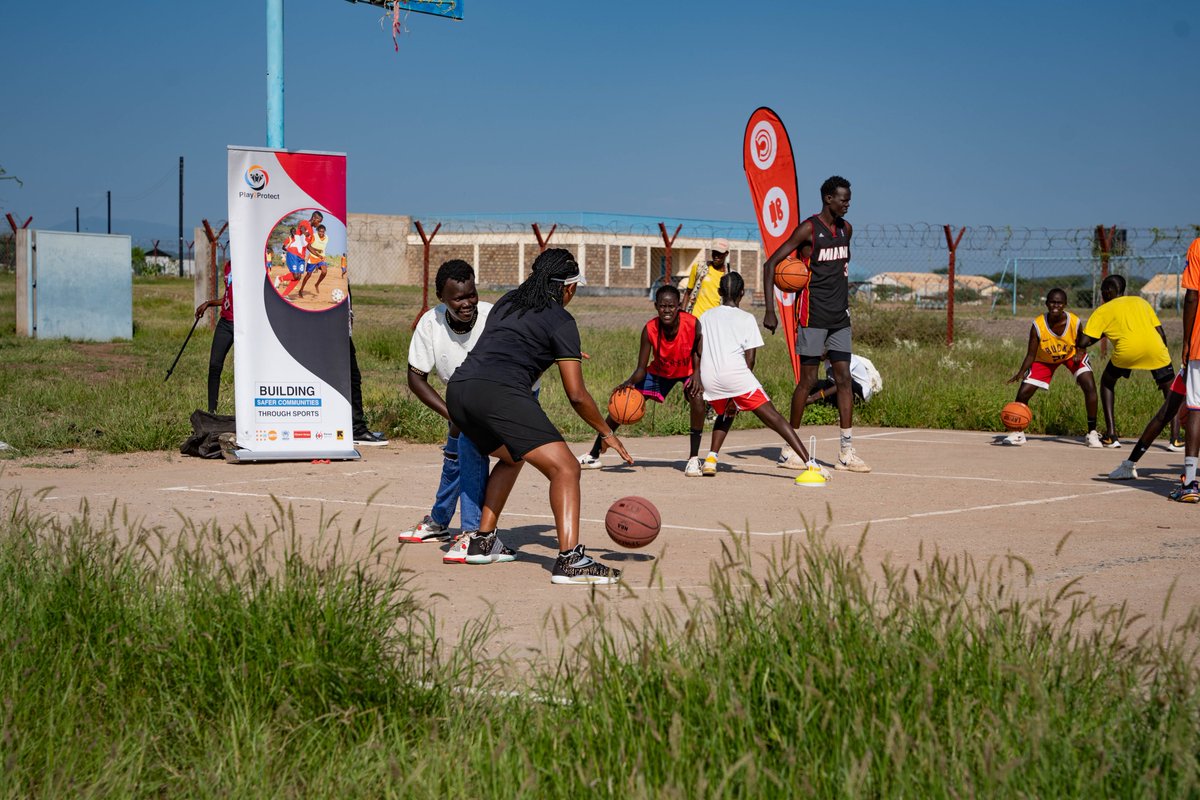 UNFPAKen's tweet photo. Courtesy of the Play2Protect initiative, @UNFPAKen, and @FilmAidKenya, recently hosted Basketball and Taekwondo clinics in Kakuma and Kalobeyei Settlement, featuring national role models Samba Mjomba and Caroline Evelyn Ambani. 1/2 https://t.co/0QSFDIKuN0