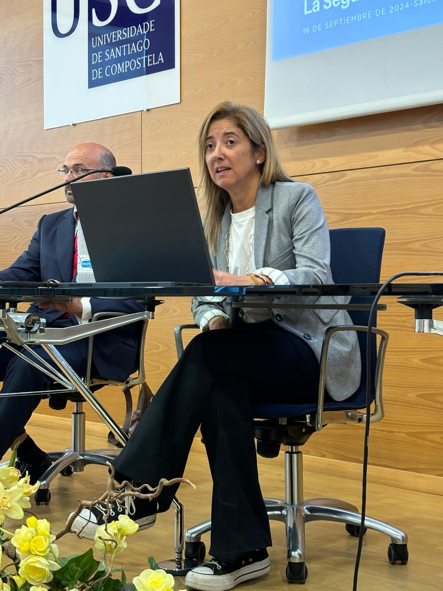 icoiig's tweet photo. "El perfil de #ingeniero se antoja clave para el puesto de #seguridadindustrial", Rocío Lourenco, delegada del #ICOIIG en Santiago, ahora en la #JornadaSeguridadIndustrial en la @etse_usc de la @UniversidadeUSC https://t.co/I0ZbTH9ibH