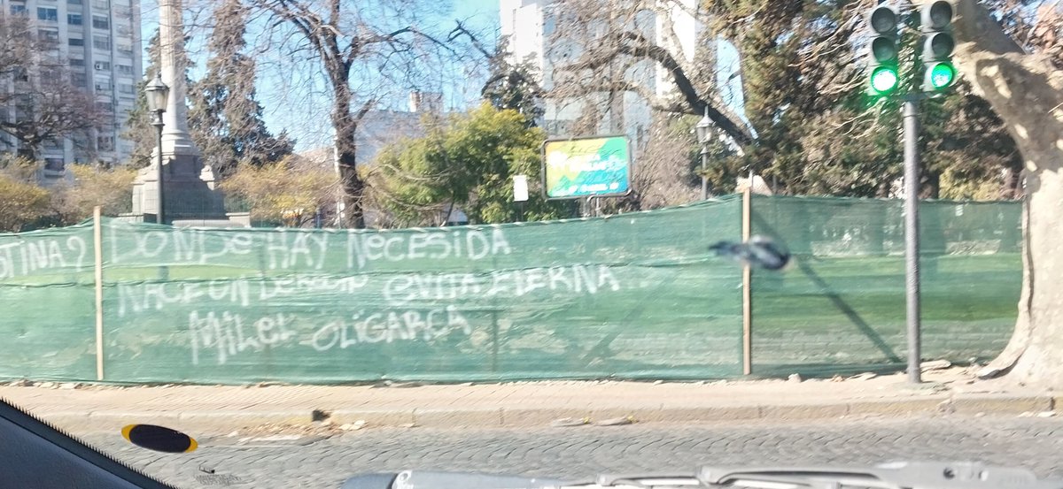 laurettatheone's tweet photo. @JorgeGiacobbe En La Plata. Universidad mediante https://t.co/X2wE7G6Oyv