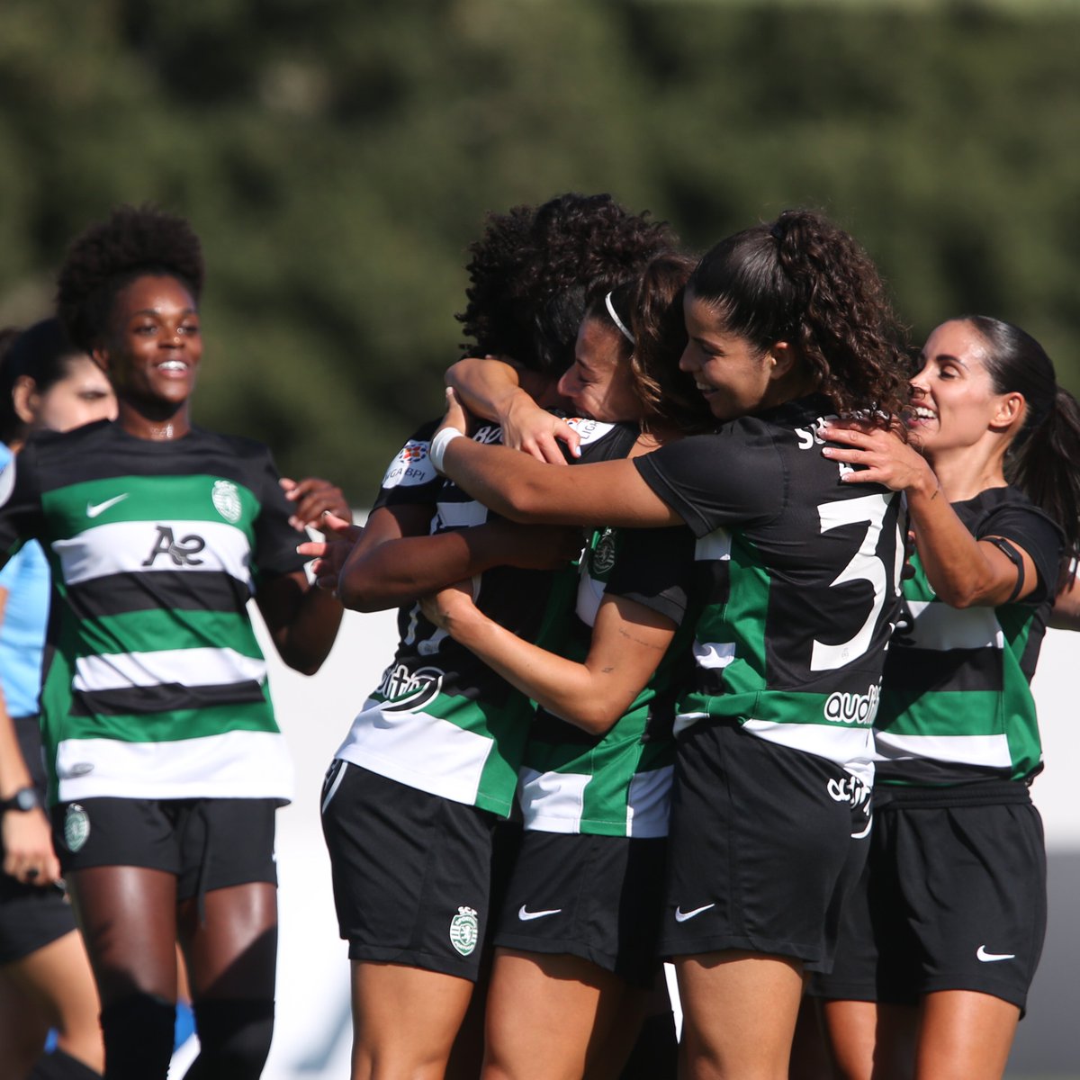 Os Leões e as Leoas querem 𝐫𝐮𝐠𝐢𝐫 mais alto na Champions League 🦁

#SportingCP 🆚 LOSC Lille 🗓 17/9 ⏰ 20h00
#FutFemSCP 🆚 Real Madrid CF 🗓 19/9 ⏰ 16h00