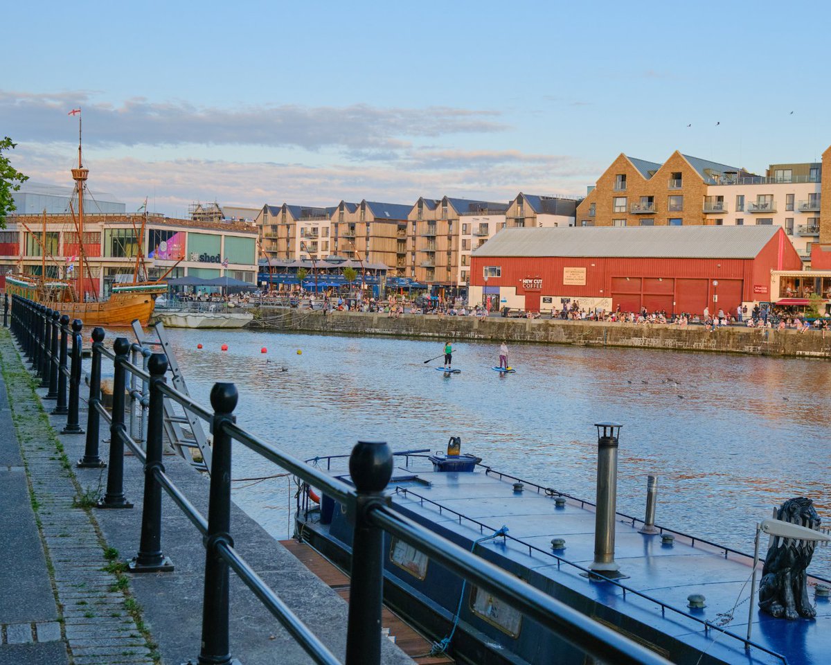 Happy first day of term from the harbourside - hope you have a good week, Bristol! 👋

📷: Joe Baxter