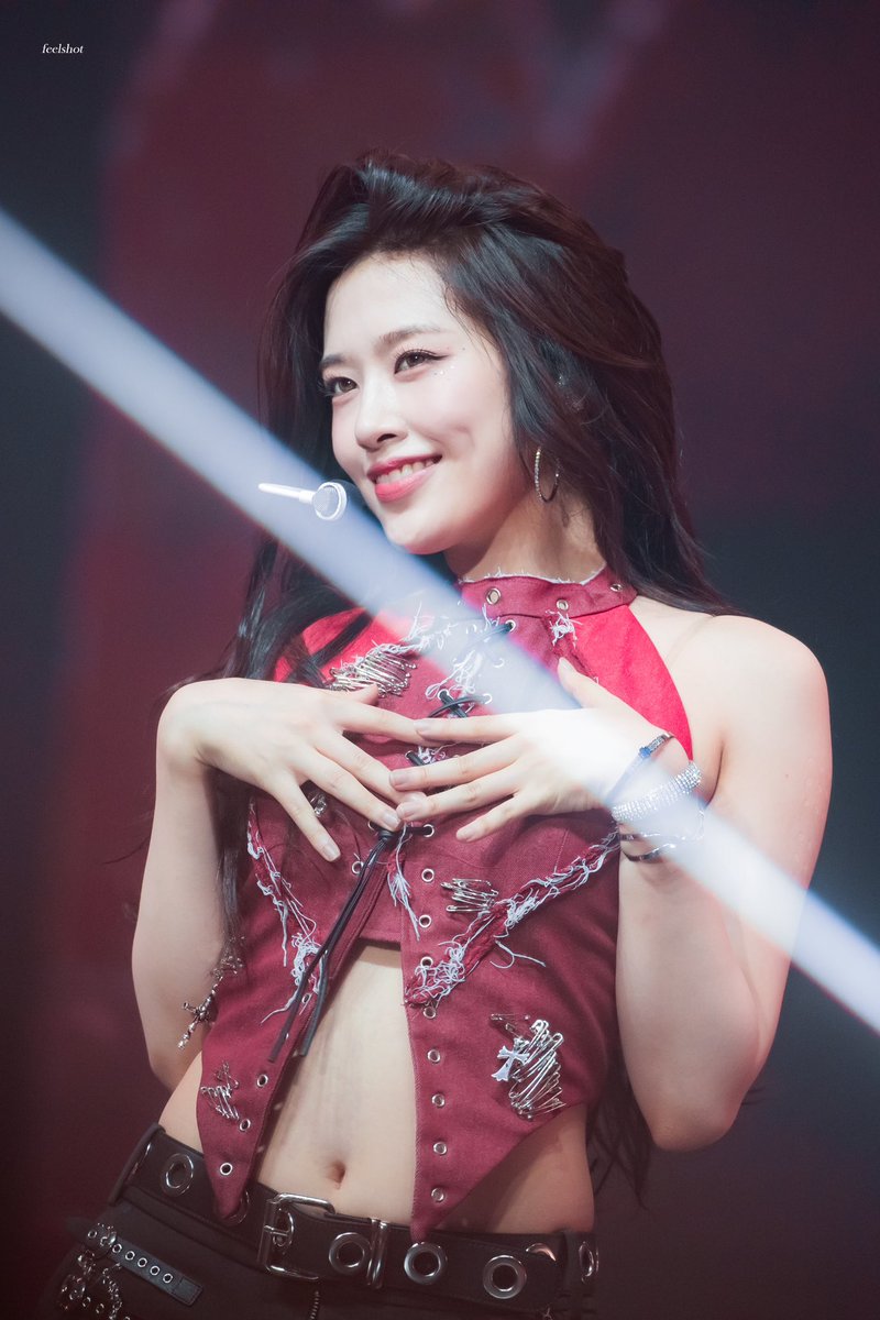 feelshot0901's tweet photo. 240811
🤍🖤❤️
#IVE #아이브 #ANYUJIN #안유진 https://t.co/Gy5ZouLk96