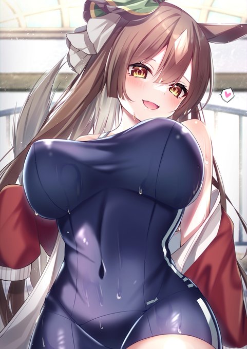 まだ暑いですし…トレーナーさんも一緒に泳ぎます?💕 