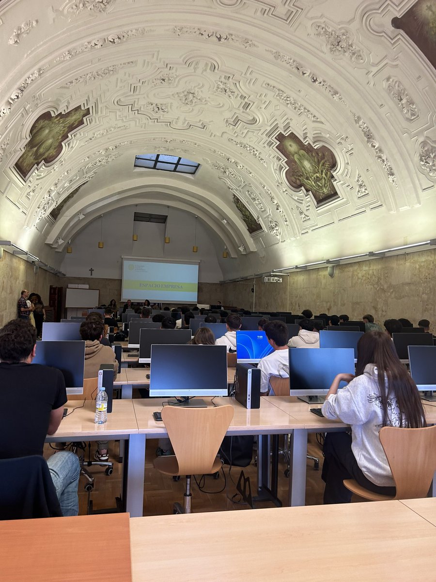 Encantados de recibir y presentarnos a nuestros nuevos alumnos del grado y doble grado en Ingeniería Informática de <a href="/upsa/">UPSA</a> 
Bienvenidos!!!!🤗🤗🤗