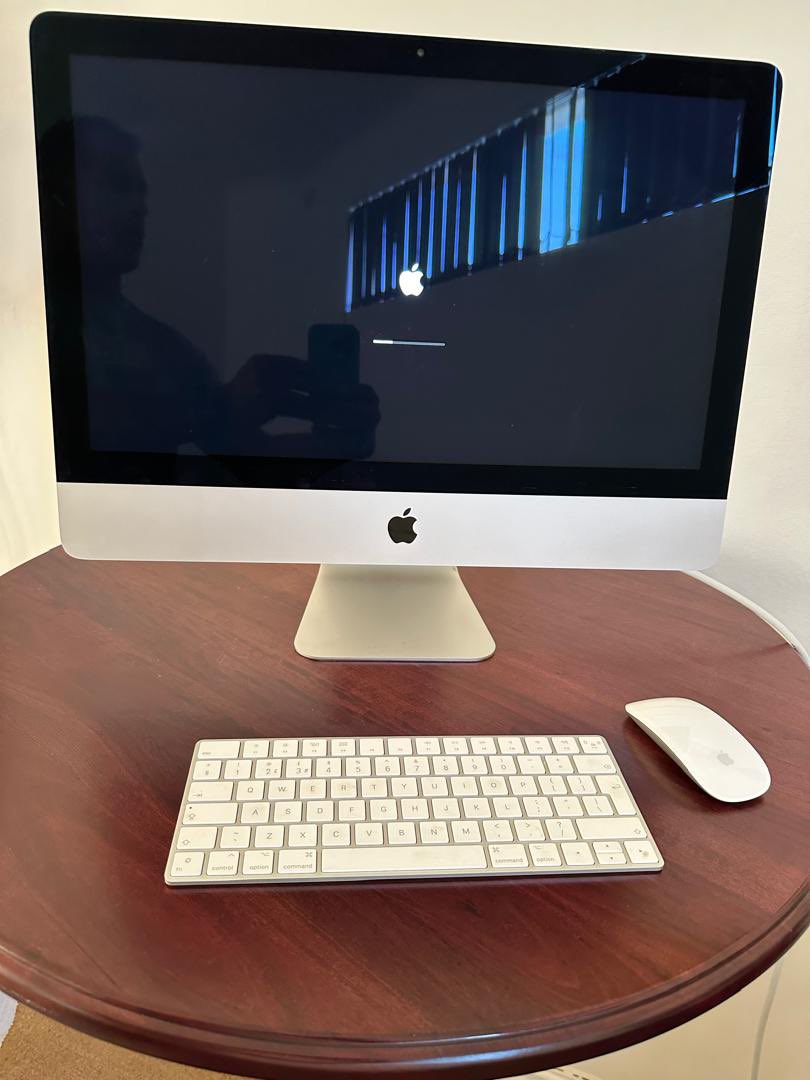 Jaydzina's tweet photo. iMac for sale $1k negotiable to go asap… Inbox for sellers details https://t.co/8r0cPqcgXw