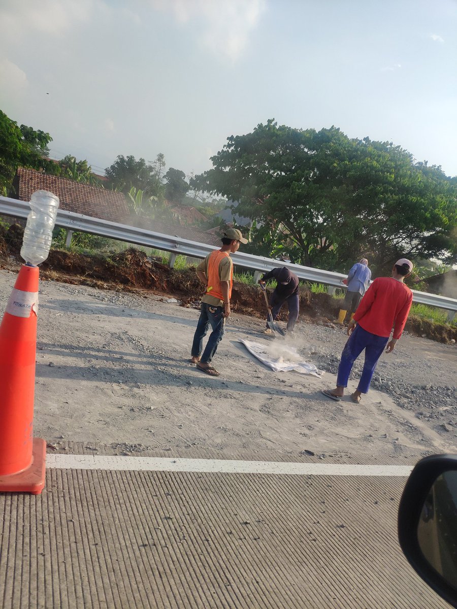 Chris HG tweet media