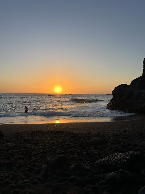 Watch Billy Essex's leaked NSFW photo on TwXstars