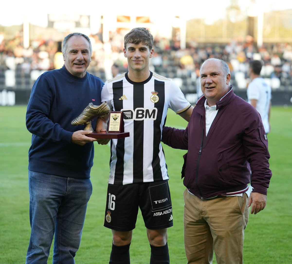 Real Unión Club Irun (@realunioncirun) on Twitter photo 🏆 Ander Vidorreta, VI. Erregulartasunaren Sariaren irabazlea.
realunionclub.com/eu/ander-vidor…
🏆 Ander Vidorreta, ganador del VI Trofeo de la Regularidad.
realunionclub.com/ander-vidorret…
Zorionak <a href="/AVidorreta/">Ander Vidorreta Larumbe</a>! 🏆 Ander Vidorreta, VI. Erregulartasunaren Sariaren irabazlea.
realunionclub.com/eu/ander-vidor…
🏆 Ander Vidorreta, ganador del VI Trofeo de la Regularidad.
realunionclub.com/ander-vidorret…
Zorionak <a href="/AVidorreta/">Ander Vidorreta Larumbe</a>!