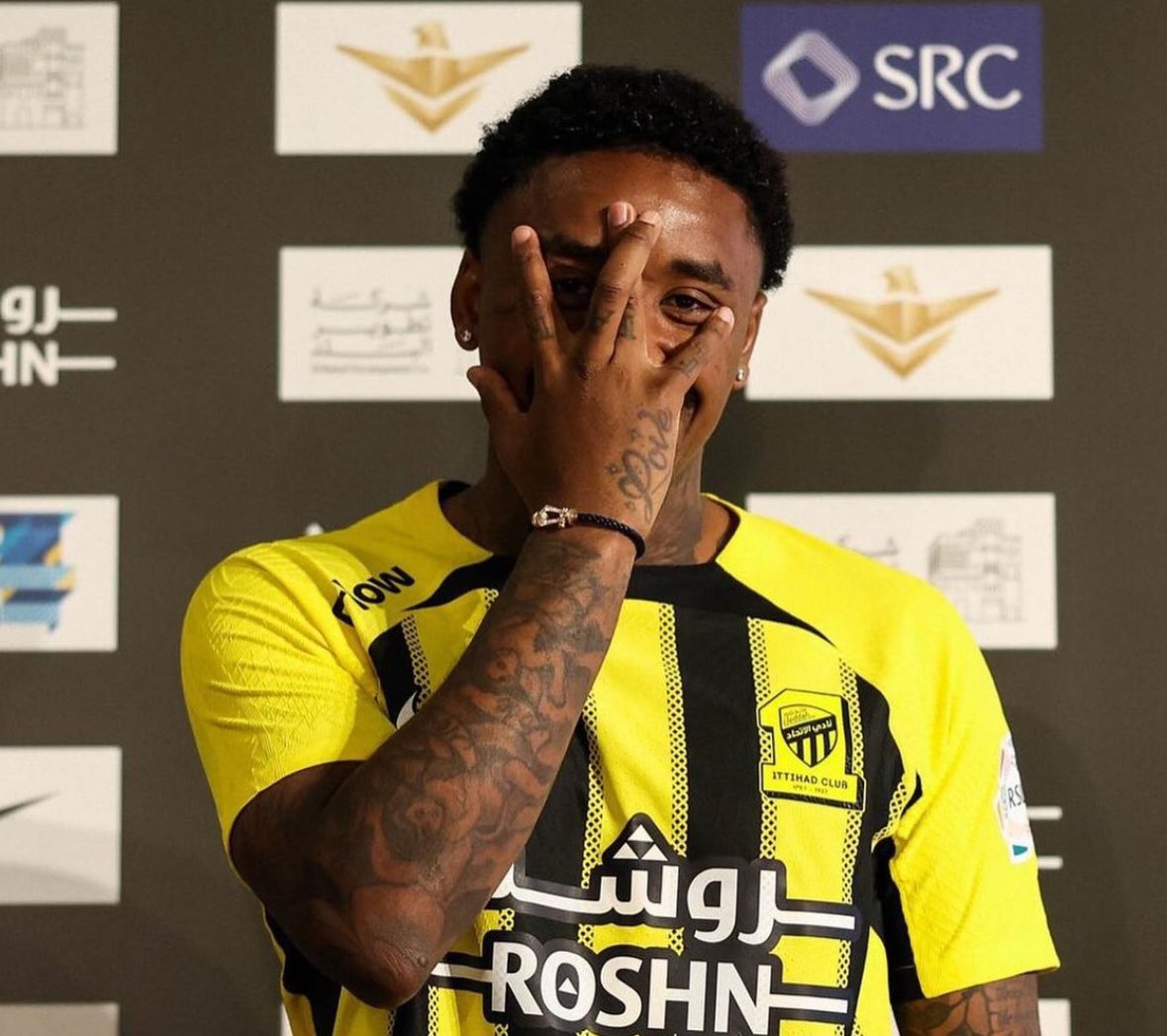 FabrizioRomano's tweet photo. 🚨🇸🇦 Steven Bergwijn: “The world will see how good, competitive is the Saudi Pro League”.

“Koeman comments? They think maybe the league is not good but… they should come here and see first, then speak”. https://t.co/8po7KPv1yR