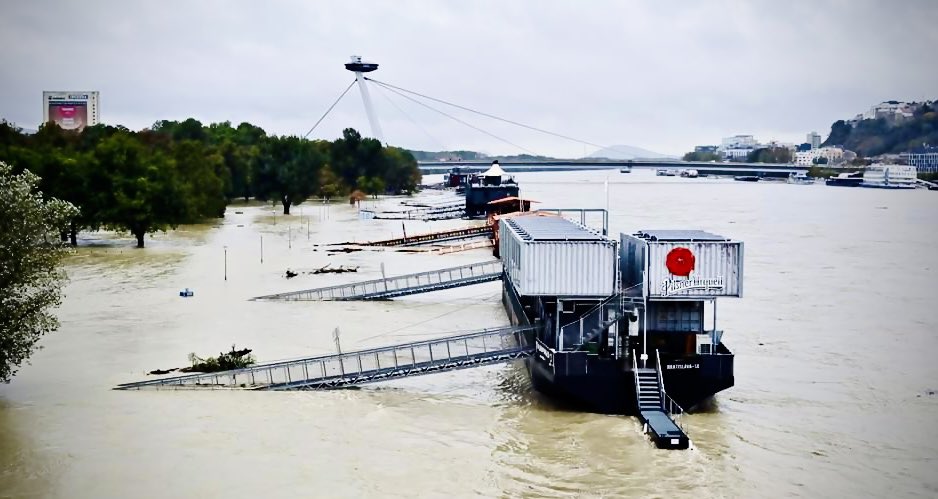 The river #Danube reached 9m of depth and left its banks in the capital city of #Bratislava as #Slovakia battles the #floods along its neighbours in the #CEE region. #emergency