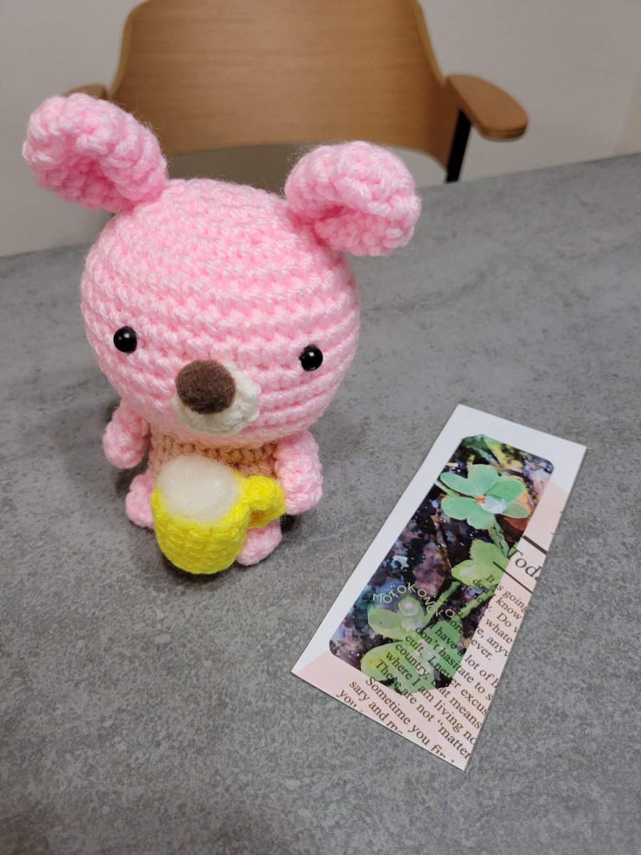 nadw_ahn's tweet photo. 蚤の市さん行ってきたー！！
82歳のお母さまが作られた子うさちゃんwith麦酒と、出店一覧で見て気になっていたクリアしおり(クローバー)をお迎え！昭和サロンの珈琲も美味しかった��、賑やかなのに落ち着く雰囲気がとても良かったです。
 #待宵蚤の市 https://t.co/Sn3FPFLjXL