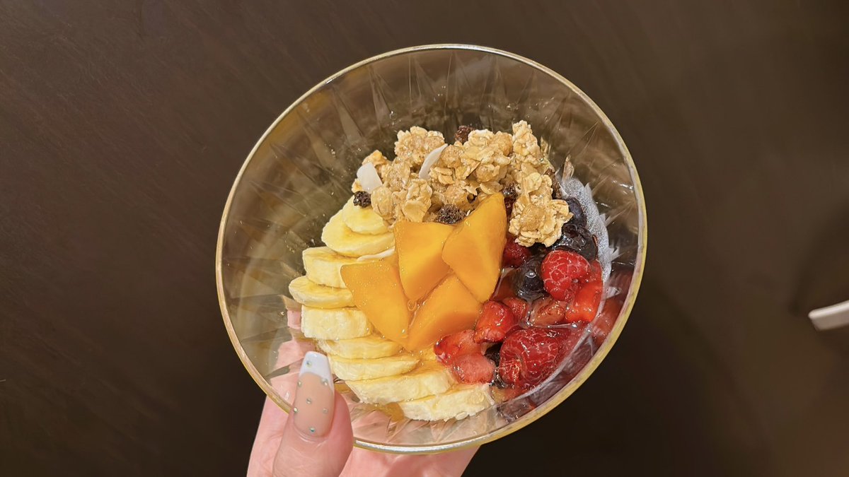 ruan__84's tweet image. お久しぶりすぎるX🙃

グリークヨーグルトはまりすぎてて
家に大量のヨーグルトとフルーツが
ストックしてあります🤣🫶🏻