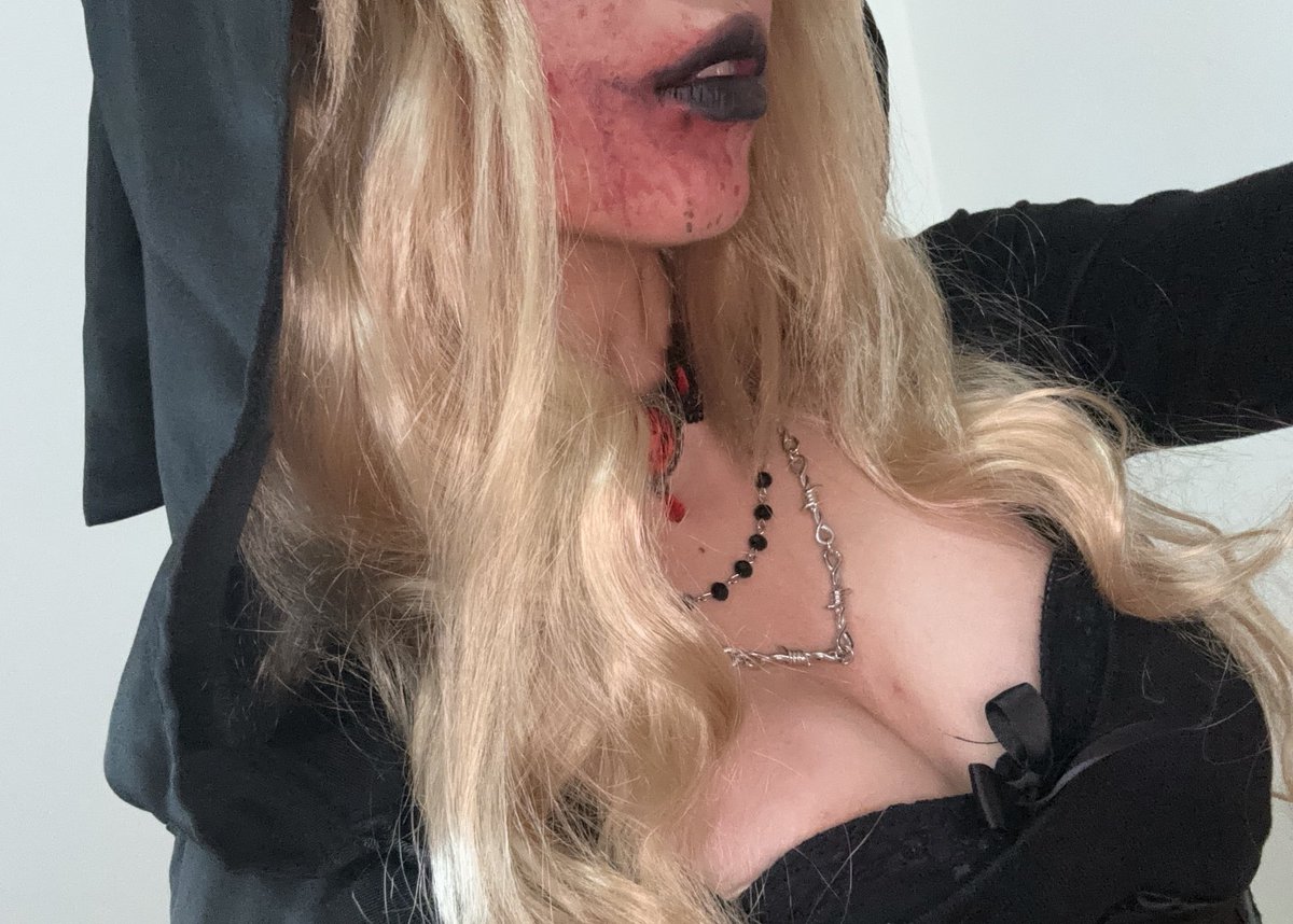 NekoStrawberry_'s tweet photo. Guess what 👄 https://t.co/TkCrBSvdli