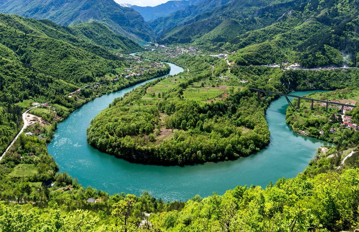 _Bosniaks's tweet photo. 👉 The municipality of #Jablanica is a major #tourist destination in #Bosnia. It is situated on the #Neretva #river and Jablanica #lake. The surrounding #mountains such as #Plasa, #Čvrsnica and #Prenj offer both #hunting grounds and a variety of #hiking trails.
📷Dženad Džino https://t.co/BsTKuGvO5c