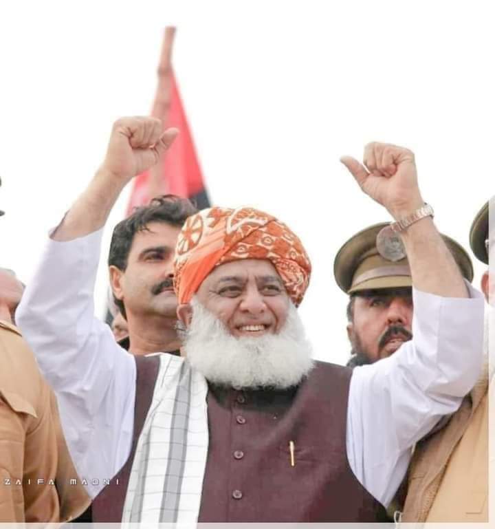 Sadaqatkhan_95's tweet photo. آج کا ہنگامی ہیش ٹیگ 
#آئین_کامحافظ_مولانا
ساتھی جلدی جلدی ٹوئٹر پر تشریف لائیں شکریہ https://t.co/aFYvHdoLva
