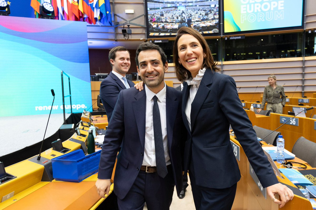 Valérie Hayer (@valeriehayer) on Twitter photo Du Parlement européen au Quai d’Orsay, <a href="/steph_sejourne/">Stéphane Séjourné</a> a mis ses convictions et ses talents de négociateur au service des Européens.
Il a toute ma confiance comme futur commissaire aux côtés de tous nos autres candidats <a href="/RenewEurope/">Renew Europe</a>.
Félicitations, cher Stéphane ! Du Parlement européen au Quai d’Orsay, <a href="/steph_sejourne/">Stéphane Séjourné</a> a mis ses convictions et ses talents de négociateur au service des Européens.
Il a toute ma confiance comme futur commissaire aux côtés de tous nos autres candidats <a href="/RenewEurope/">Renew Europe</a>.
Félicitations, cher Stéphane !