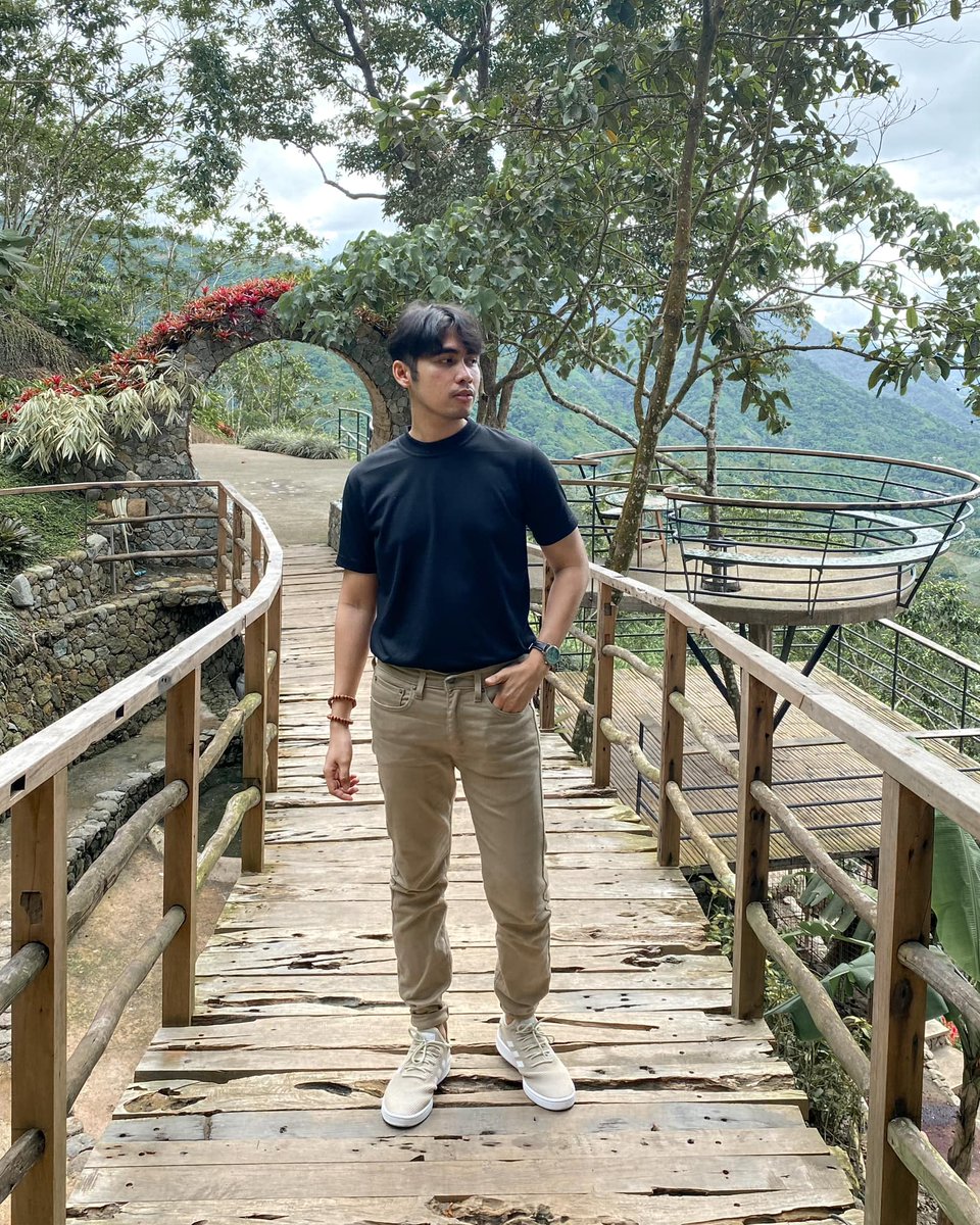 bergillio's tweet photo. watchin nature, but really just watchin u https://t.co/5ptvKchjUe