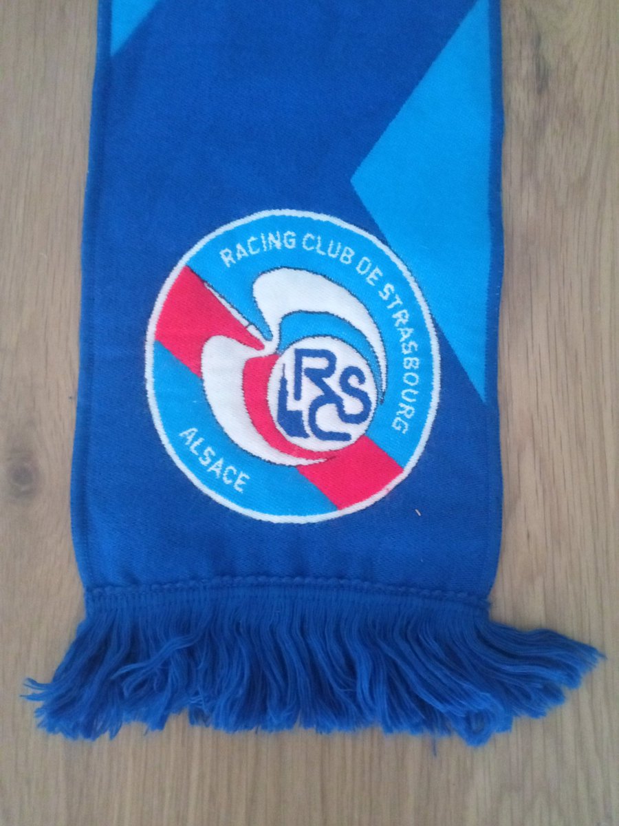 bufandafutstore's tweet photo. 🧣 Bufanda del Racing Club de Strasbourg (@RCSA). 

📣 ¡Solo una disponible! https://t.co/CWjOpRwSot