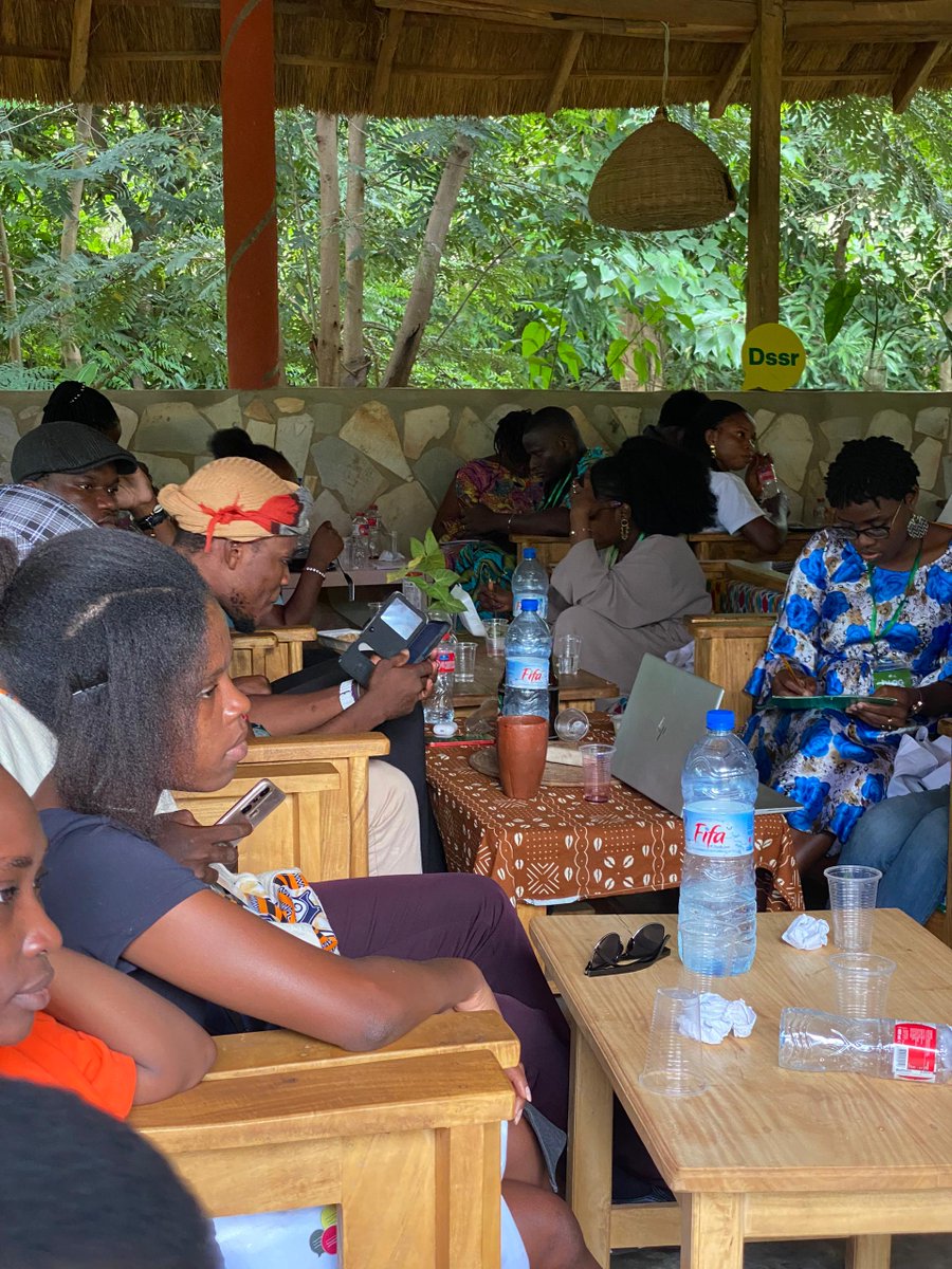 aubierge_gloria's tweet photo. ✨Retour Jour 2 au BlogCamp 2024 
Panels enrichissants sur la sécurité humaine, l’avortement sécurisé et militer en espace restreint. Clôture en beauté avec une soirée rétro ! 🎉

#BlogCamp2024 #NantoCamp #BlogforDssr https://t.co/Yq0eyXxpxl