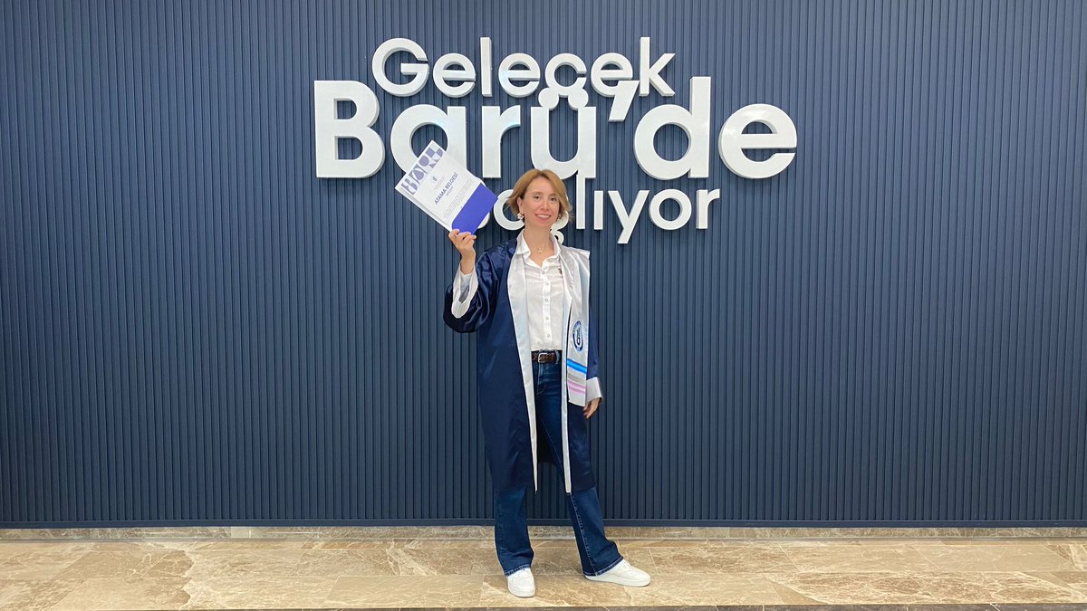Bartin_Pdr's tweet photo. Ana bilim dalımızın değerli hocası Özlem ŞENER, doçentlik ünvanını almıştır. Doç. Dr. Özlem Şener hocamızın doçentlik belgesini Rektörümüz Prof. Dr. Sayın Orhan UZUN takdim etmiştir.
Hocamızı tebrik ediyor, başarılarının devamını diliyoruz.
@baruedutr 
@uzun_orhan 
@bartinegitim https://t.co/vayXZFrvRI