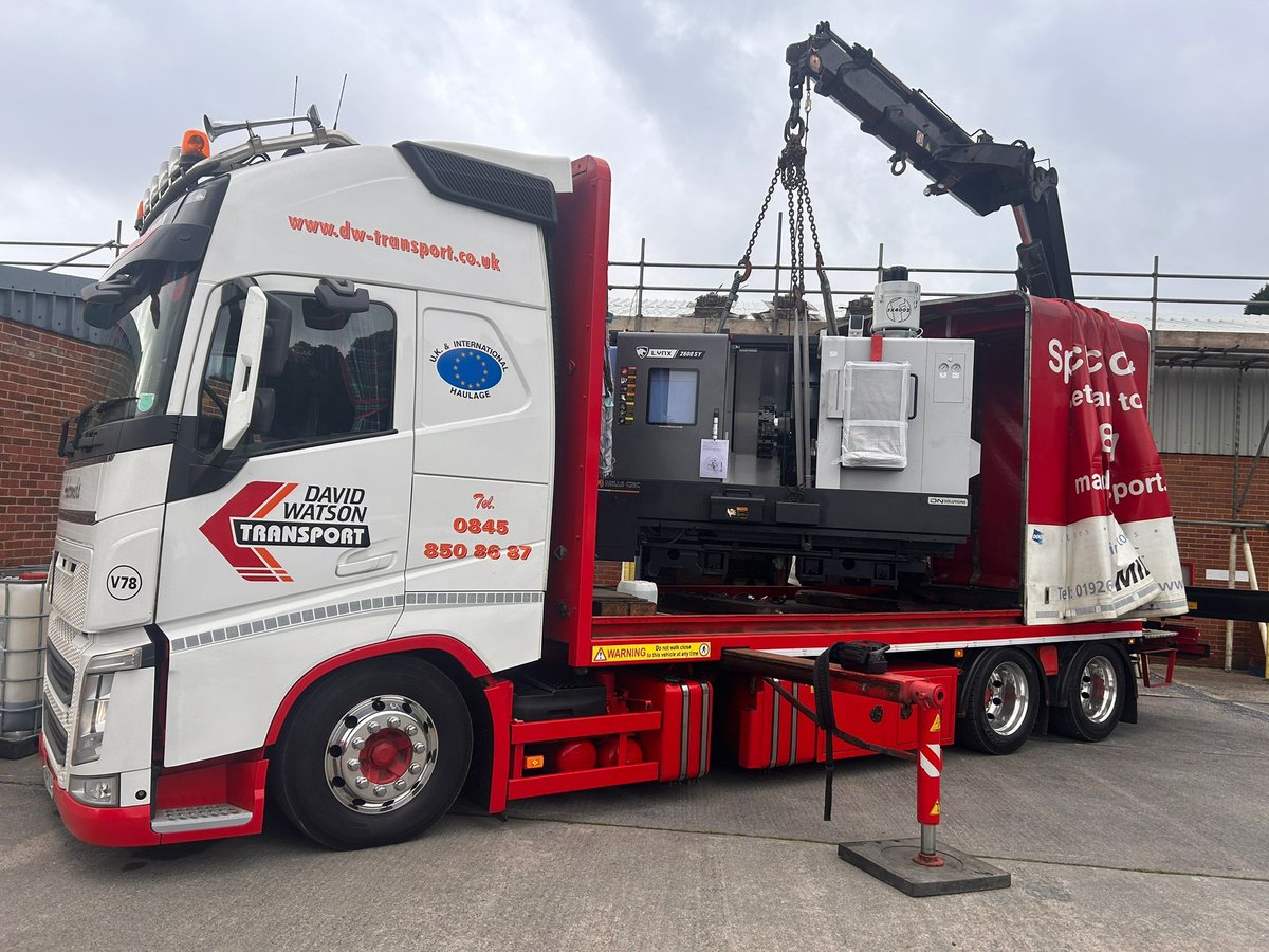 MillsCNC's tweet image. Delivering our machines day 🌇 and night 🌃 

#MillsCNC #LikeNoOneElse #DNSolutions #UKManufacturing #Deliveries