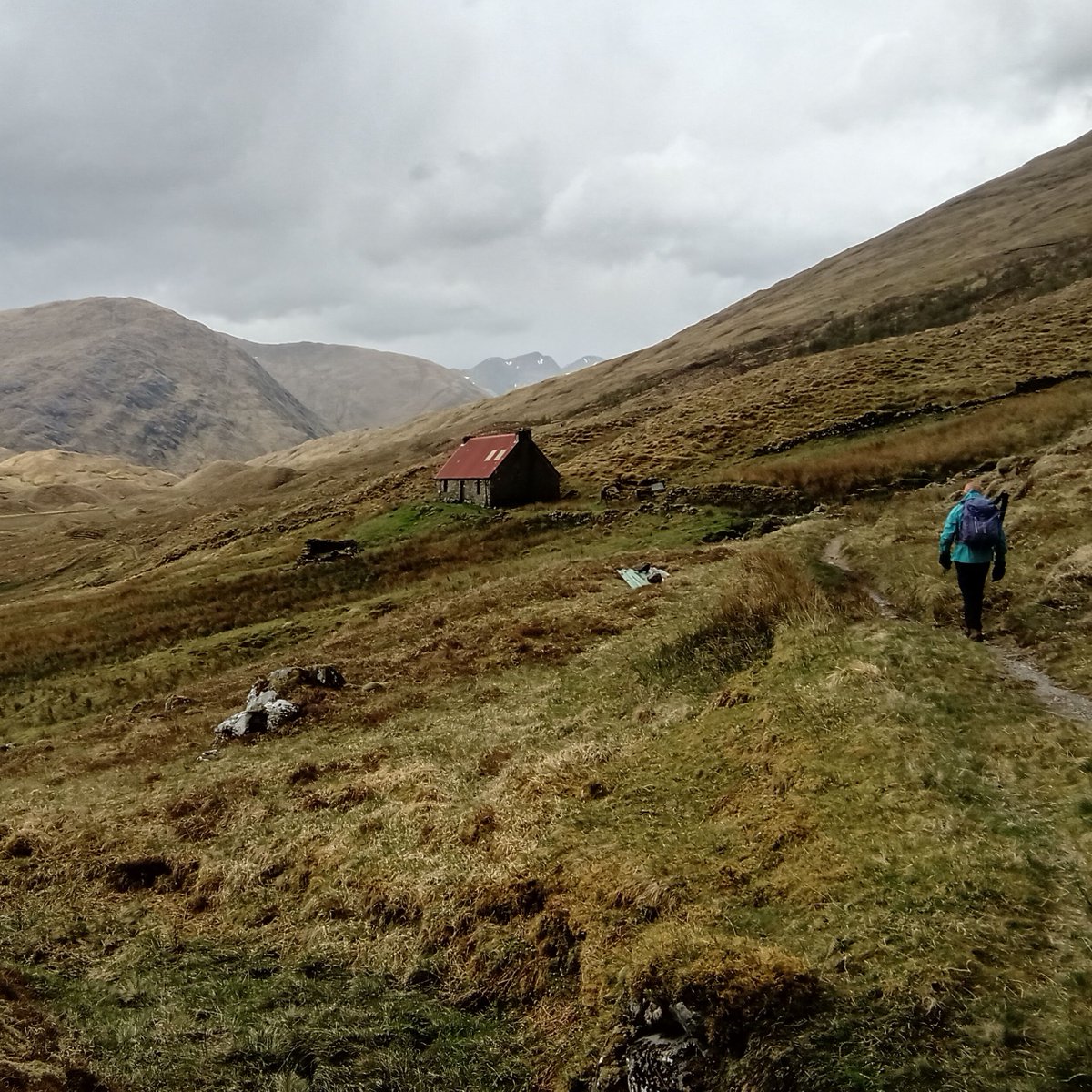 ScotWays's tweet photo. “We got a warm welcome at Glen Affric Youth Hostel @hostellingscot, a pot of tea and some scones, before heading for Camban bothy for our last night...” 3/5

📷 Camban Bothy © Tim Simons

https://t.co/wgn2uIHvDj https://t.co/lCN2BaeGKW