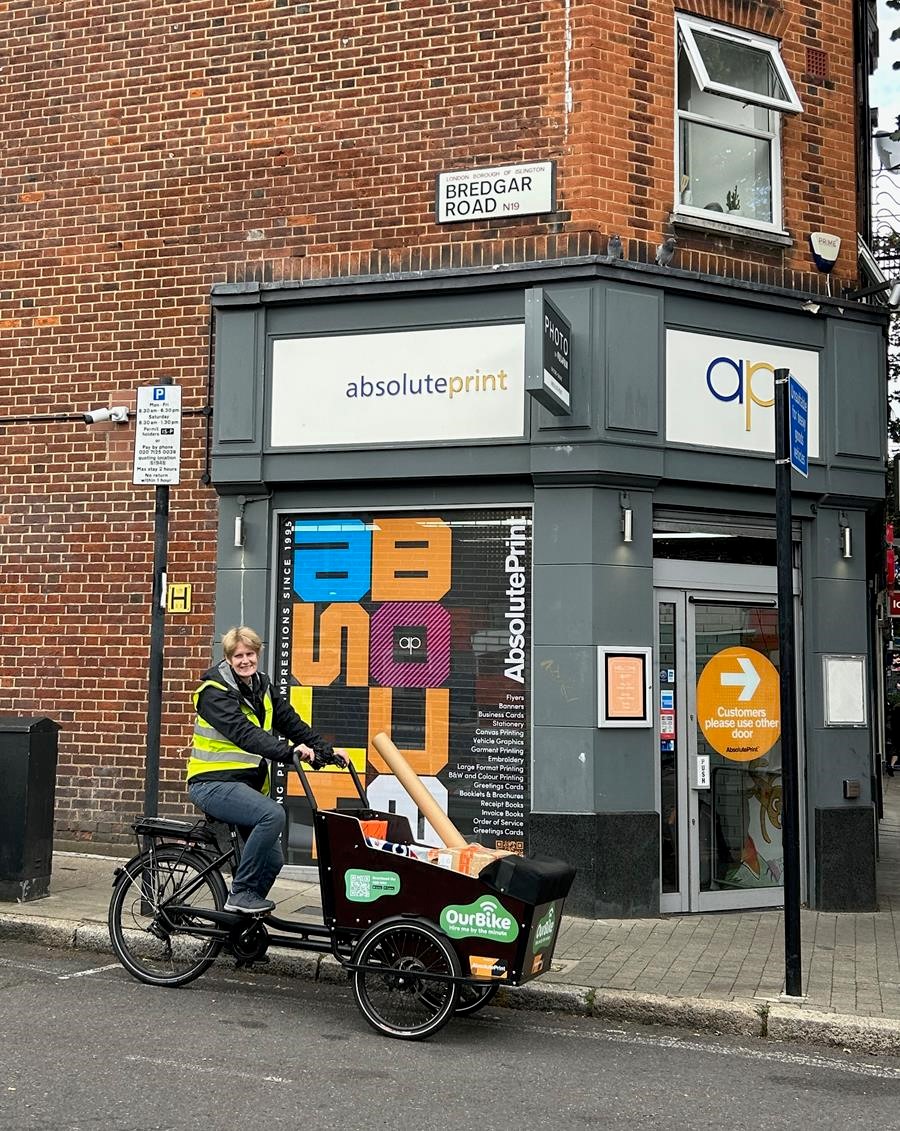 Another new shared use cargo bike for businesses provided by <a href="/IslingtonBC/">Islington Council</a> in partnership with <a href="/OurBikeUK/">OurBike</a> - Hosted by excellent Archway business <a href="/AbsolutPrintN19/">Absolute Print</a>