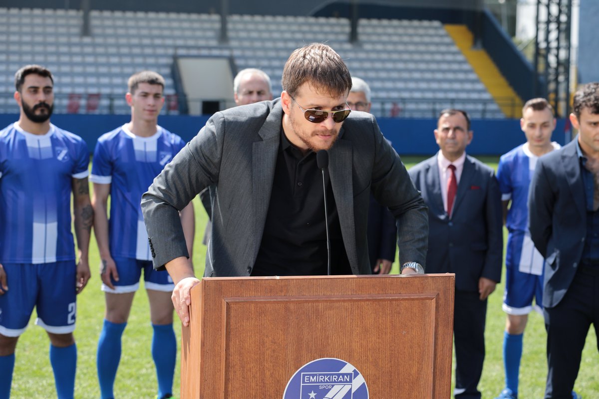 KanalD's tweet photo. #TaşKağıtMakas'ın yeni sezonundan kareler sizlerle! ✨  

Çarşamba 20.00'de #KanalD'de! 💙 https://t.co/uBZdYhxPxx